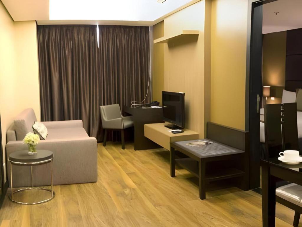 F1 Hotel Manila Taguig Exterior photo