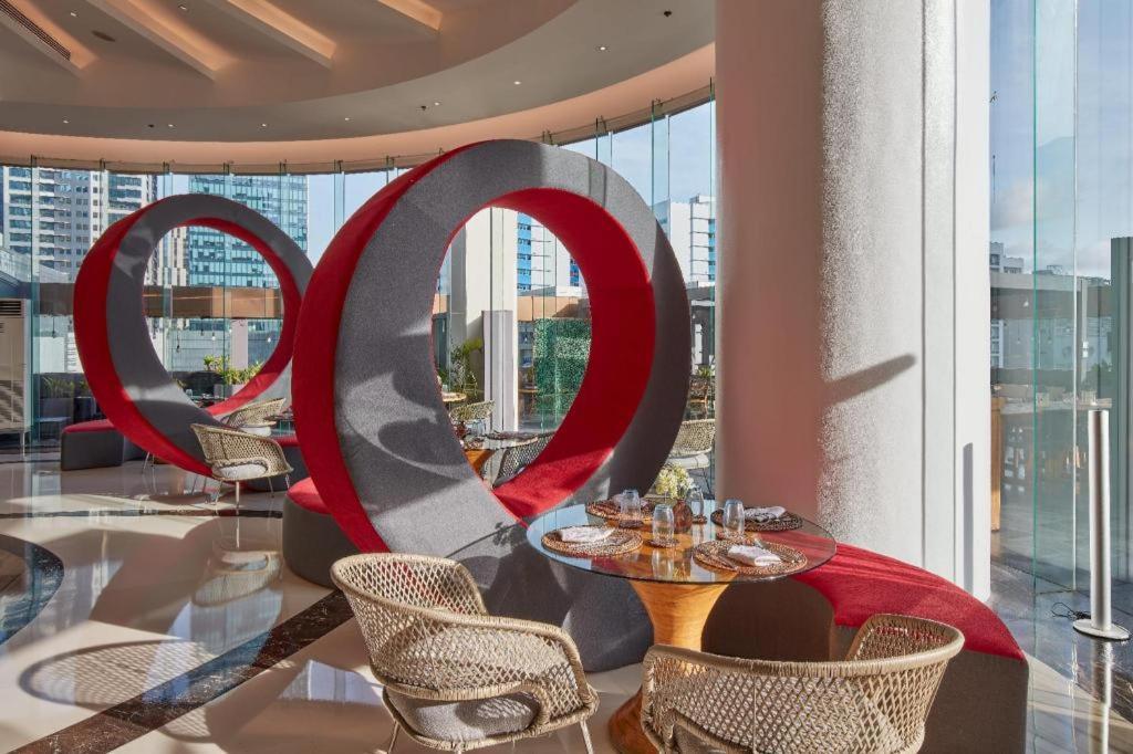 F1 Hotel Manila Taguig Exterior photo